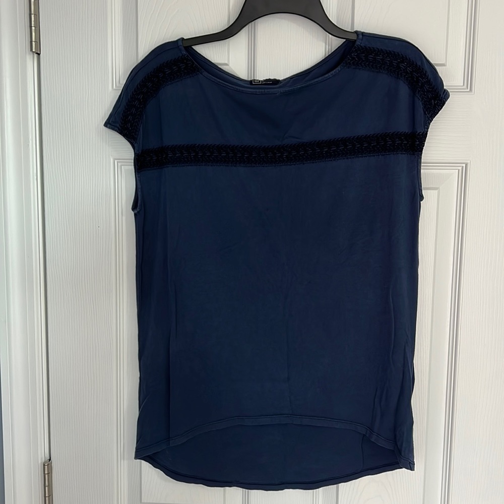 Gap-Womens XS, short sleeve knit top with embroidery detail, navy
